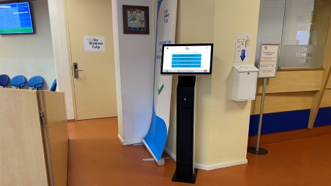 Registration kiosk at De Blauwe Tulp